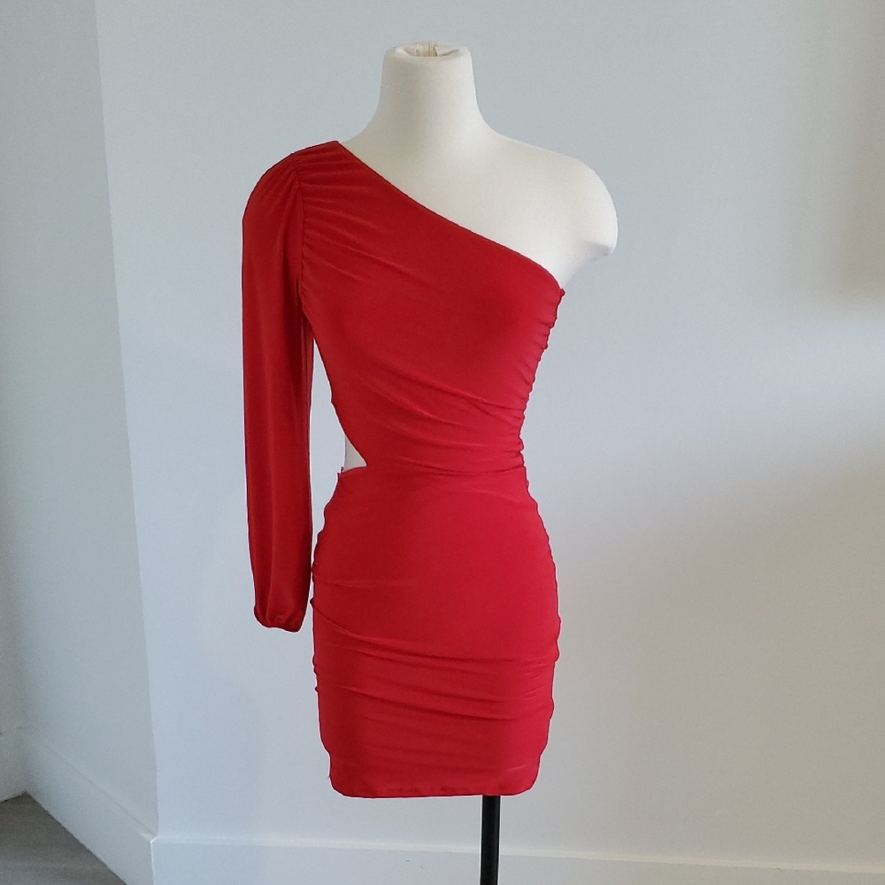 21 Saints womens Red One-Shoulder mini Dress size tag missing(small) like new